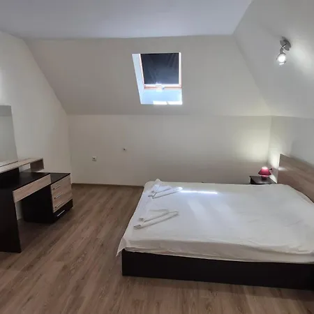 Guest house Alfa With Parking 3*