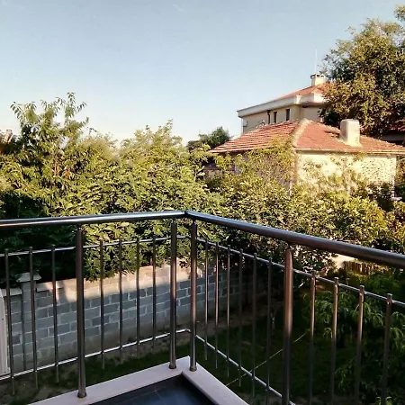 Guest house Alfa With Parking 3*