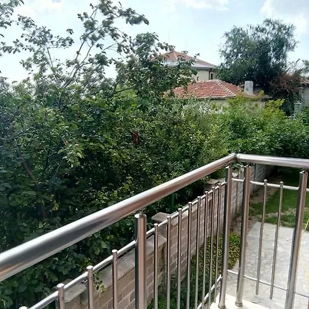 Guest house Alfa With Parking 3*