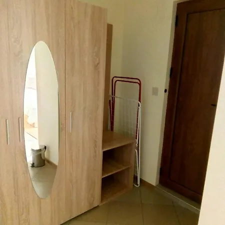 Alfa With Parking Guest house