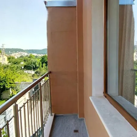 Alfa With Parking Guest house