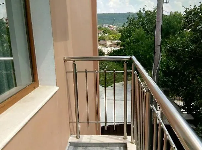 Maison d'hôtes Alfa With Parking Varna