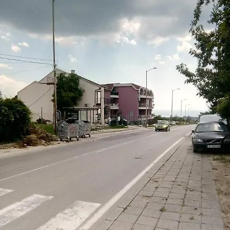 Alfa With Free Parking For Cars 招待所 瓦爾納