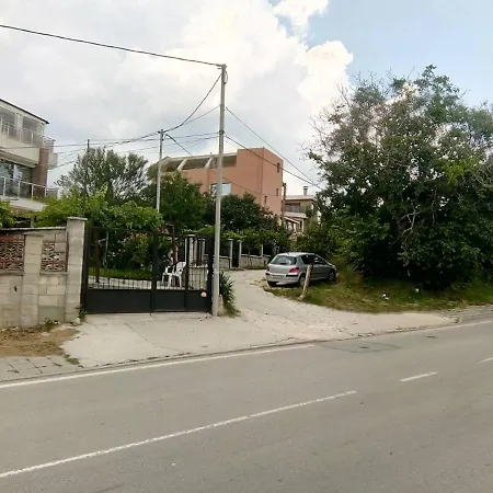 Guest house Alfa With Parking 3*